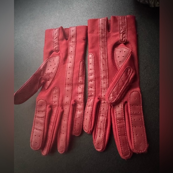 Valentine Vintage Red Isotoner Gloves ❤️ - Picture 5 of 7